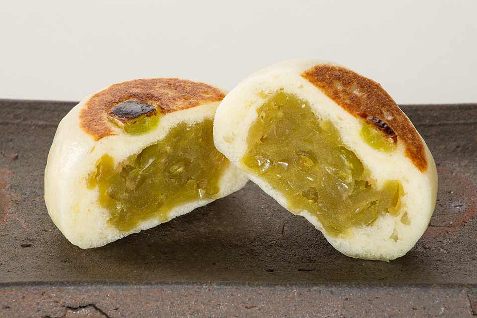 季節のお菓子:おやき 青えんどう