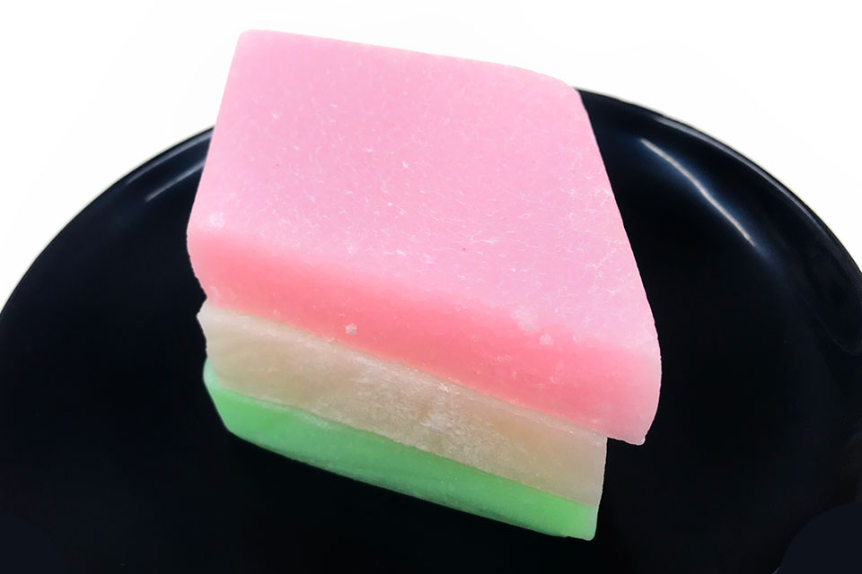 季節のお菓子：ひし餅